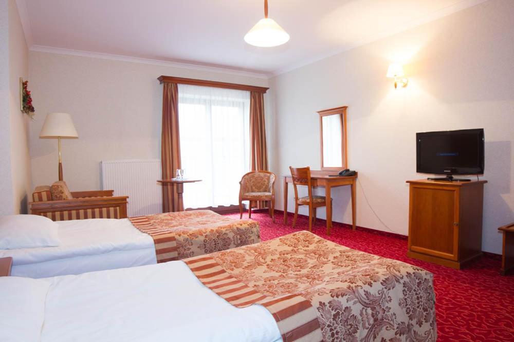 Hotel Stodolka Cminsk Екстер'єр фото