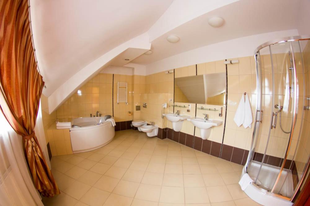 Hotel Stodolka Cminsk Екстер'єр фото