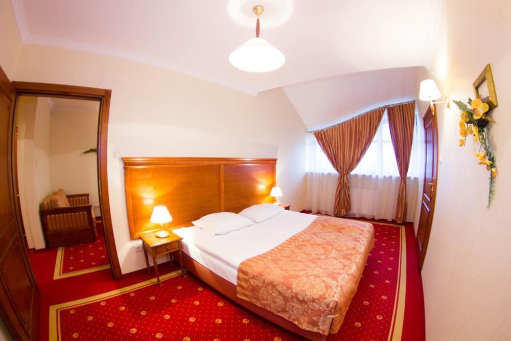 Hotel Stodolka Cminsk Екстер'єр фото
