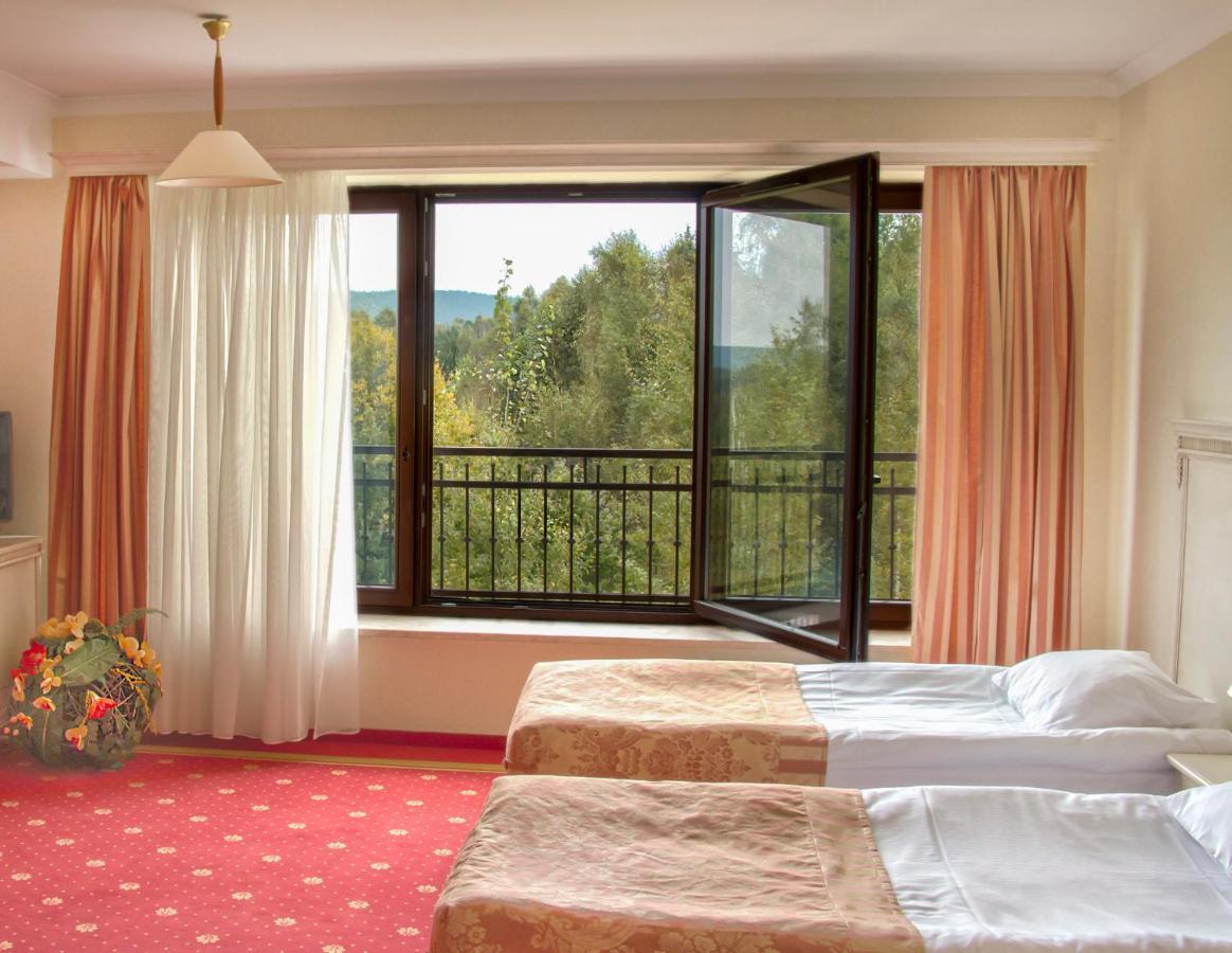 Hotel Stodolka Cminsk Екстер'єр фото