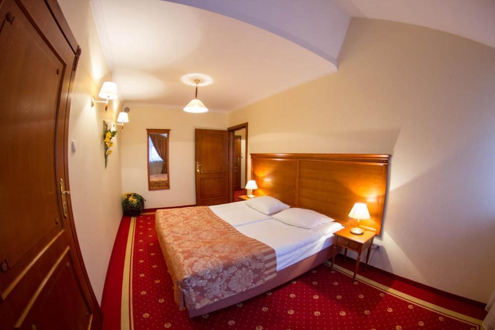 Hotel Stodolka Cminsk Екстер'єр фото