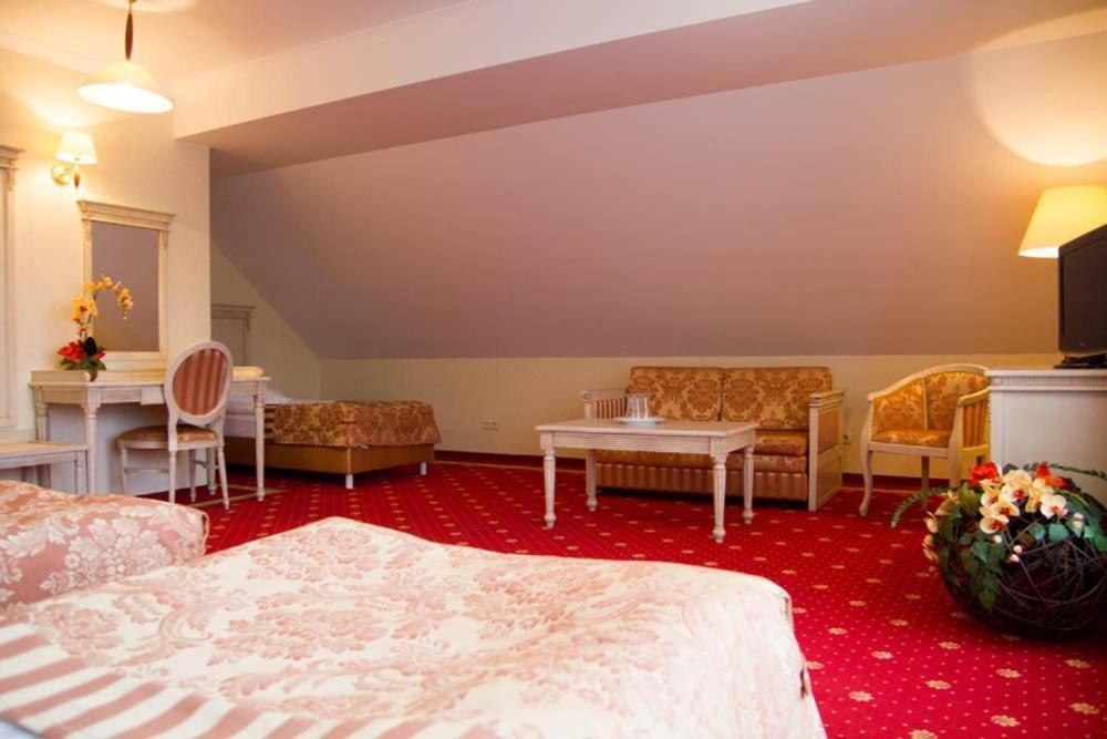 Hotel Stodolka Cminsk Екстер'єр фото