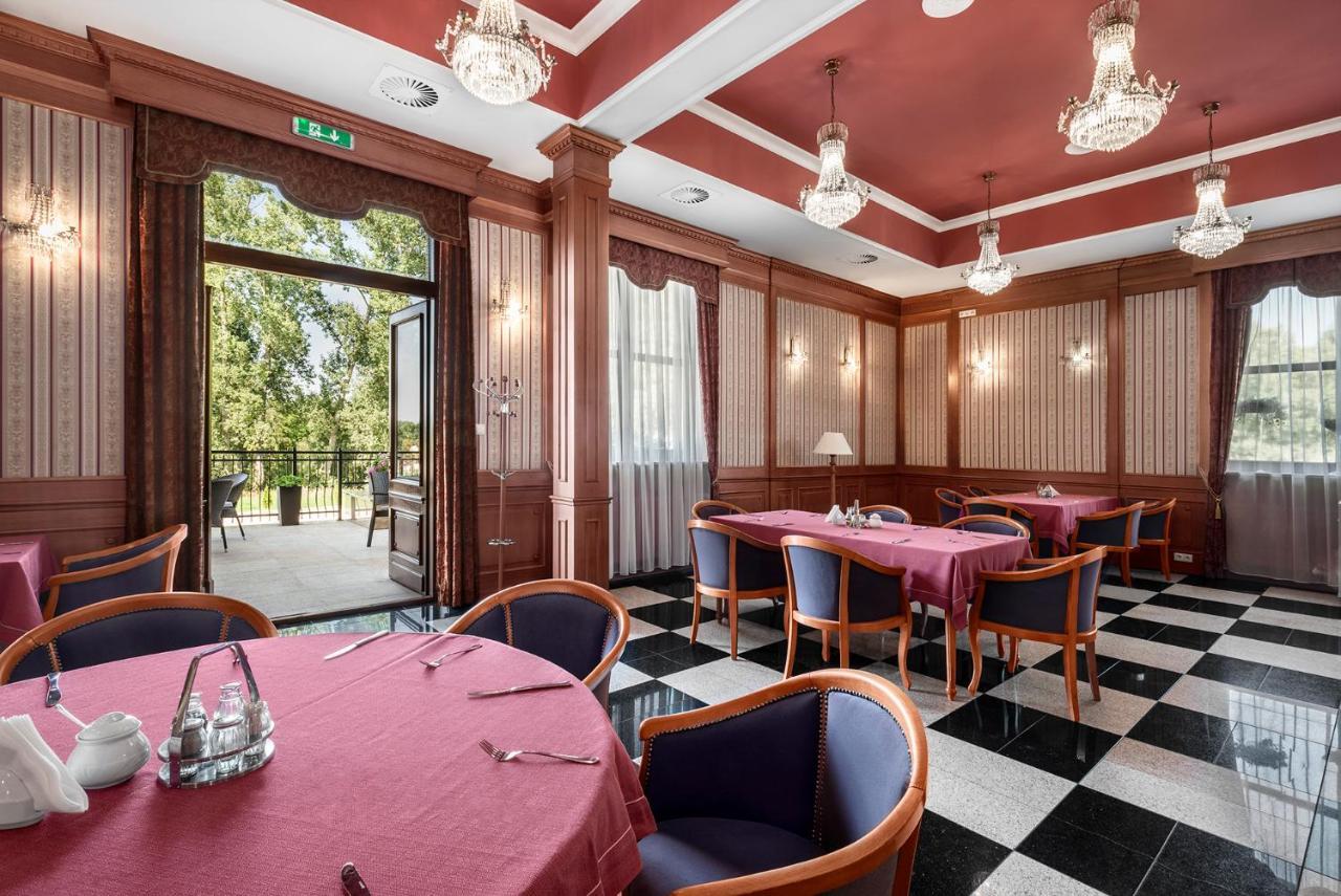 Hotel Stodolka Cminsk Екстер'єр фото
