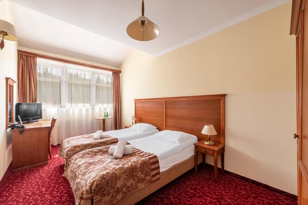 Hotel Stodolka Cminsk Екстер'єр фото