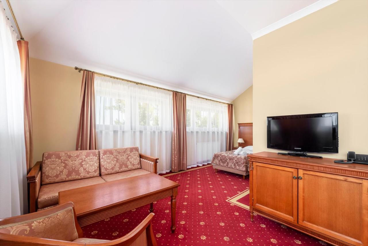 Hotel Stodolka Cminsk Екстер'єр фото